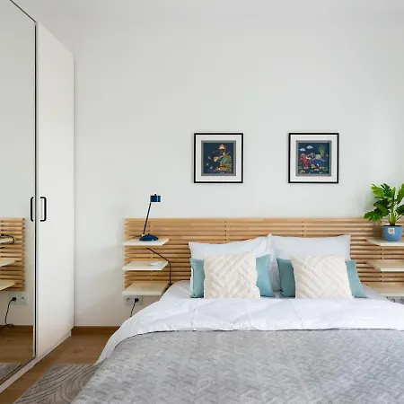 Lotnisko Chopina Comfort Apartmán *